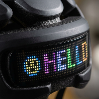 Sort cykelhjelm med lys